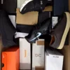 CS6898 2 The photo shows a package with footwear in the category CS.