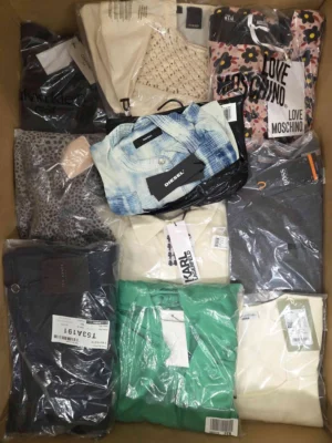 The photo shows a package with clothing in the category AP.