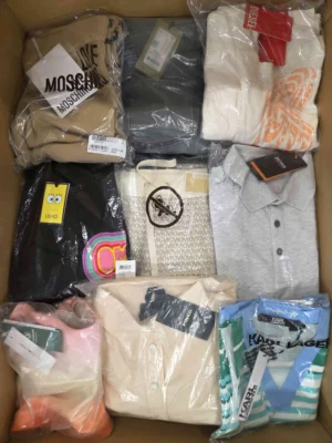 The photo shows a package with clothing in the category AP.