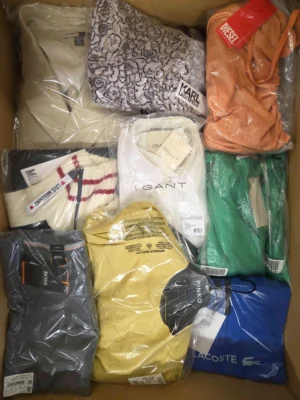 The photo shows a package with clothing in the category AP.