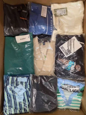 The photo shows a package with clothing in the category AP.