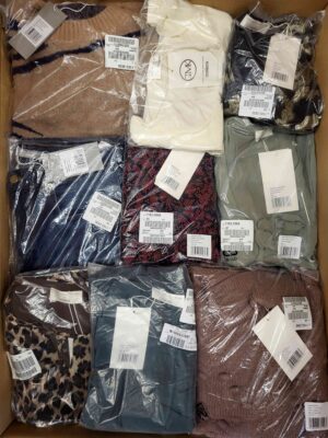 The photo shows a package with clothing in the category YA.