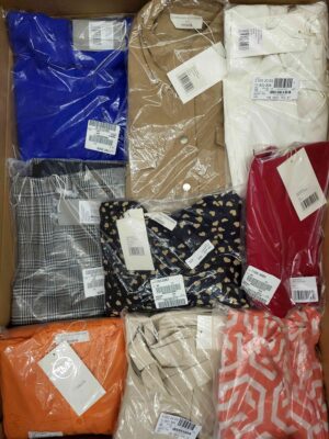 The photo shows a package with clothing in the category YA.