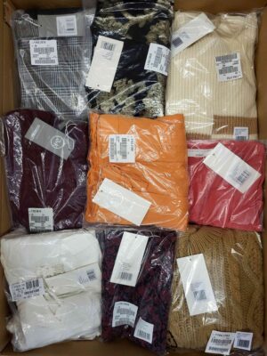 The photo shows a package with clothing in the category YA.