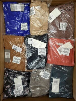 The photo shows a package with clothing in the category YA.