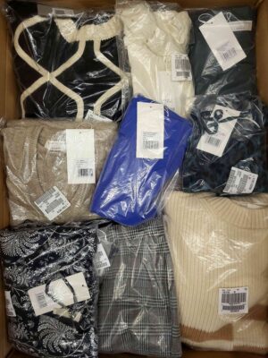 The photo shows a package with clothing in the category YA.