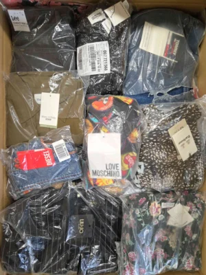 The photo shows a package with clothing in the category A.