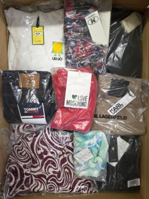 The photo shows a package with clothing in the category A.