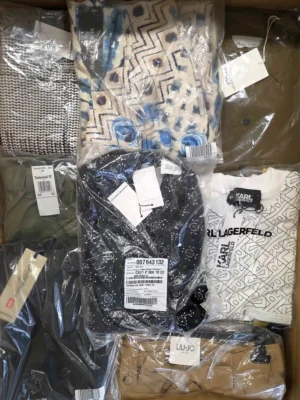 The photo shows a package with clothing in the category A.