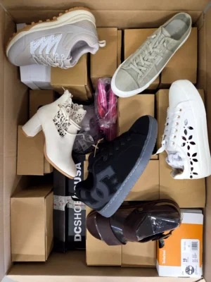 The photo shows a package with clothing in the category B.