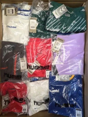 The photo shows a package with clothing in the category H.