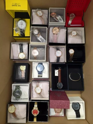 The photo shows a package with clothing in the category A.