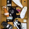 BYS109 2 The photo shows a package with clothing in the category B.