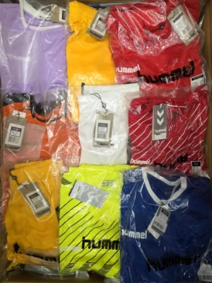 The photo shows a package with clothing in the category H.