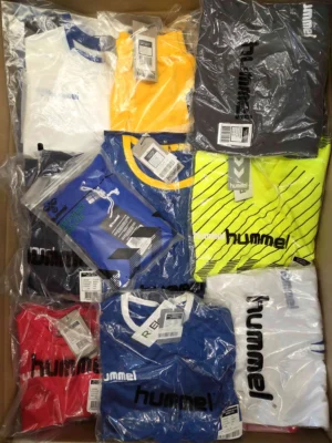 The photo shows a package with clothing in the category H.