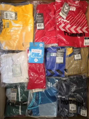 The photo shows a package with clothing in the category H.