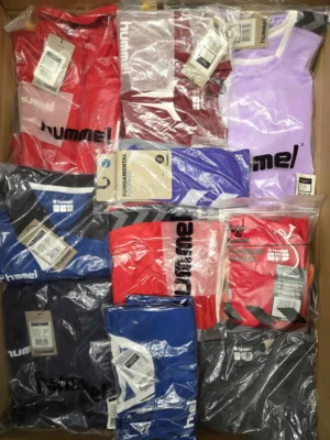 The photo shows a package with clothing in the category H.