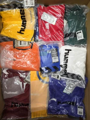 The photo shows a package with clothing in the category H.