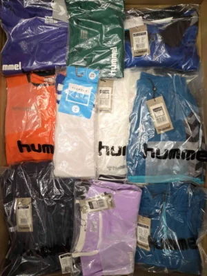 The photo shows a package with clothing in the category H.