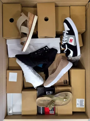 The photo shows a package with clothing in the category B.