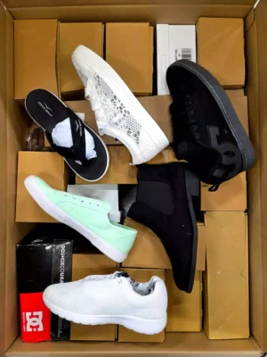 The photo shows a package with clothing in the category B.