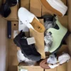 BYS116 2 The photo shows a package with clothing in the category B.