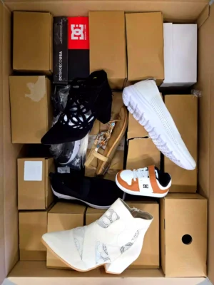 The photo shows a package with clothing in the category B.