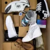 The photo shows a package with clothing in the category B.