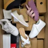 The photo shows a package with clothing in the category B.