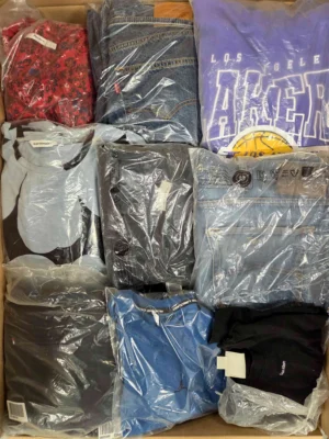The photo shows a package with clothing in the category D.