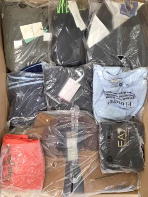 The photo shows a package with clothing in the category D.