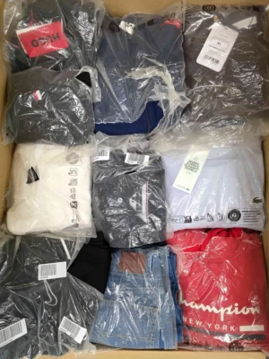 The photo shows a package with clothing in the category D.