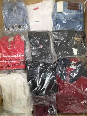 The photo shows a package with clothing in the category D.