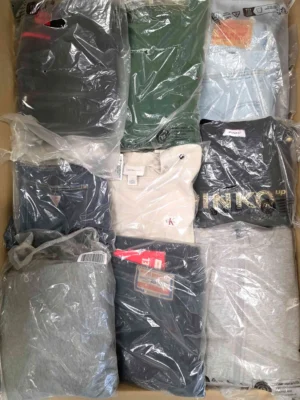 The photo shows a package with clothing in the category D.