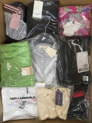 The photo shows a package with clothing in the category A.
