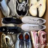 The photo shows a package with footwear in the category CSU.