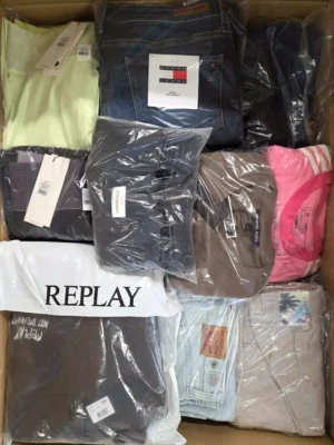 The photo shows a package with clothing in the category B.
