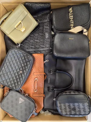 The picture shows a package with accessories in the category HC.