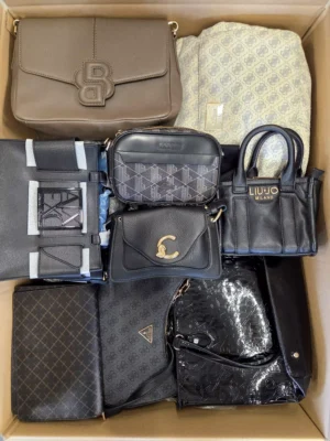 The picture shows a package with accessories in the category HC.