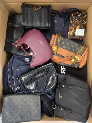 The picture shows a package with accessories in the category HC.
