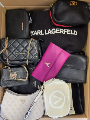 The picture shows a package with accessories in the category HC.