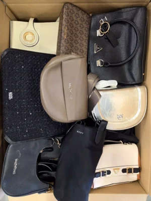 The picture shows a package with accessories in the category HC.