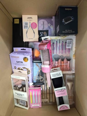 The picture shows a package with accessories in the category BC.