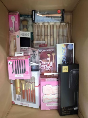 The picture shows a package with accessories in the category BC.