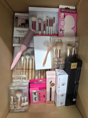 The picture shows a package with accessories in the category BC.