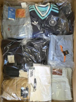 The photo shows a package with clothing in the category C.