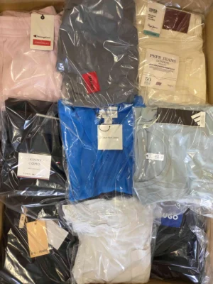 The photo shows a package with clothing in the category C.