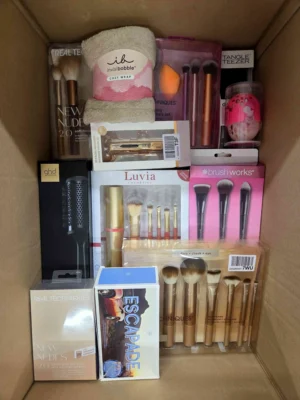 The picture shows a package with accessories in the category BC.