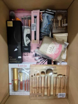 The picture shows a package with accessories in the category BC.