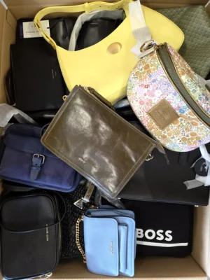 The picture shows a package with accessories in the category HB.